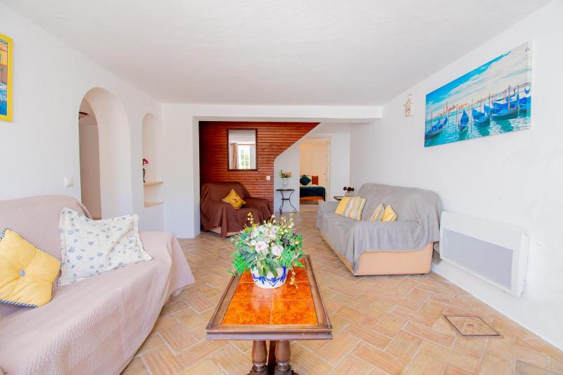 Villa Montenegro - Superbly Located Family Vila - image 17