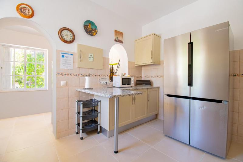Villa Montenegro - Superbly Located Family Vila - image 27