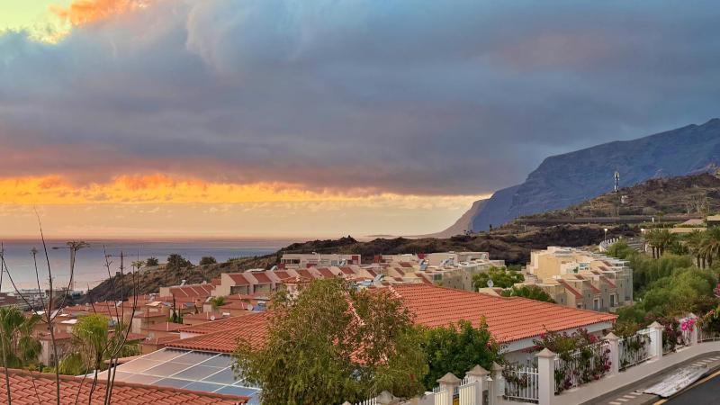 Villa with views and heated pool - image 50
