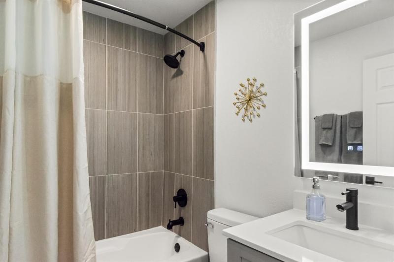 2BR TPC Retreat Near Mayo Clinic & Desert Ridge - image 50