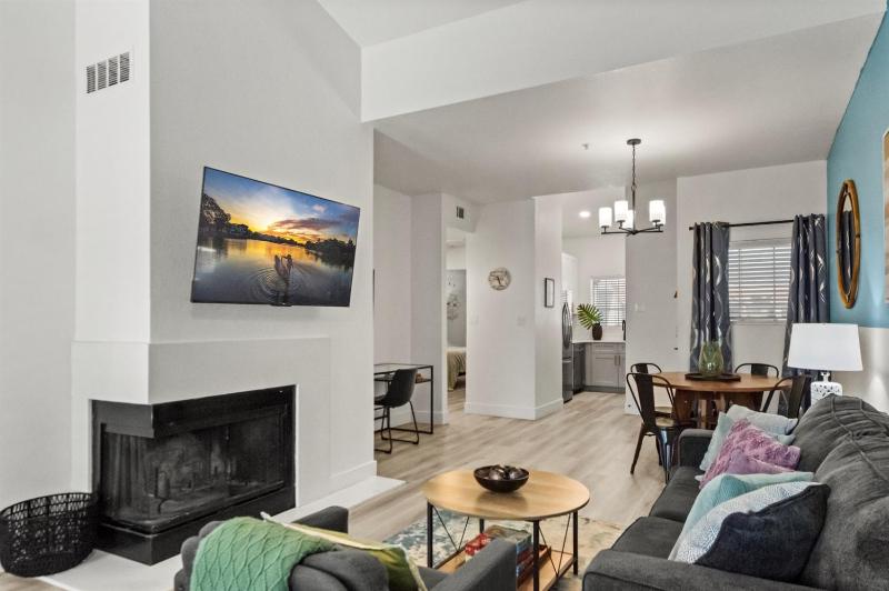 2BR TPC Retreat Near Mayo Clinic & Desert Ridge - image 42