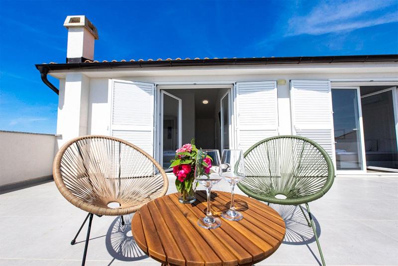 Villa Joanna - hidden oasis with pool gym & garrage - image 42
