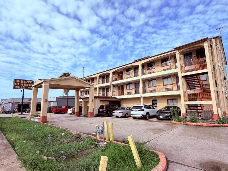 Best Classic Inn & Suites Houston I 45 near IAH - image 33