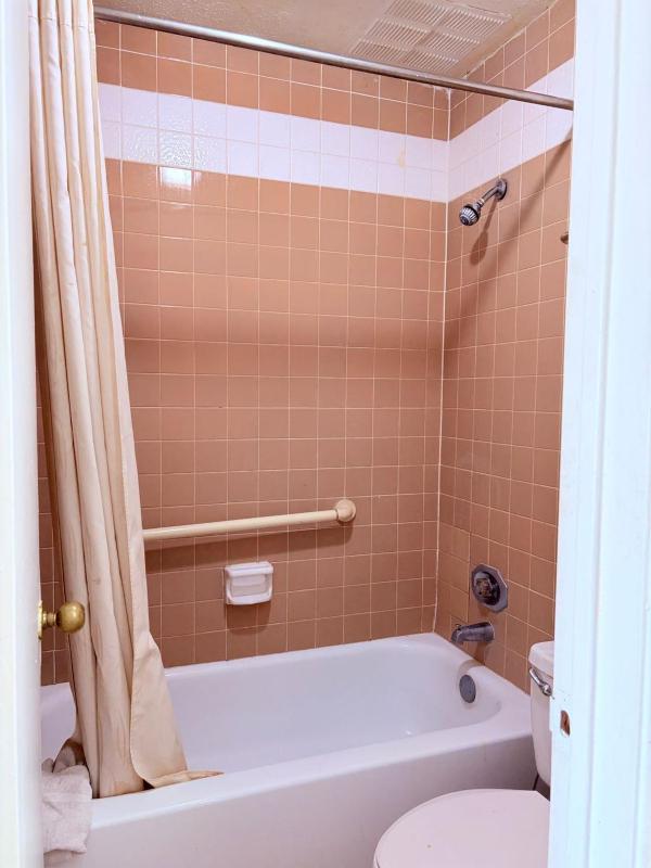 Best Classic Inn & Suites Houston I 45 near IAH - image 38