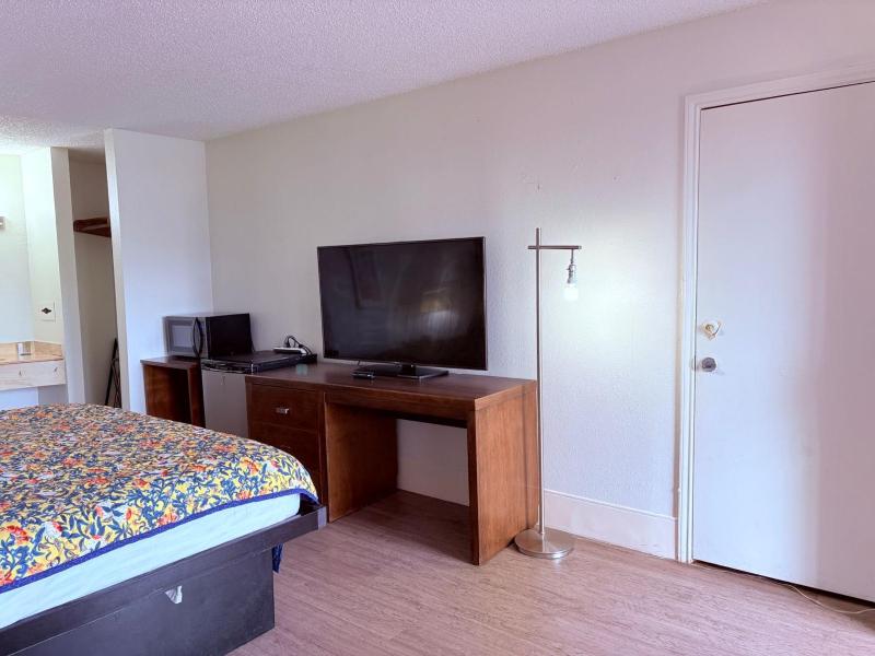 Best Classic Inn & Suites Houston I 45 near IAH - image 46