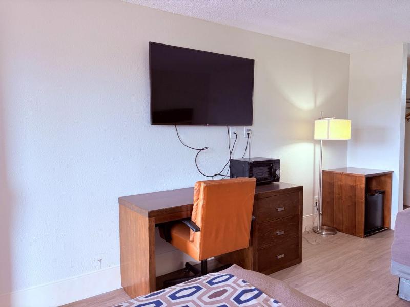 Best Classic Inn & Suites Houston I 45 near IAH - image 7