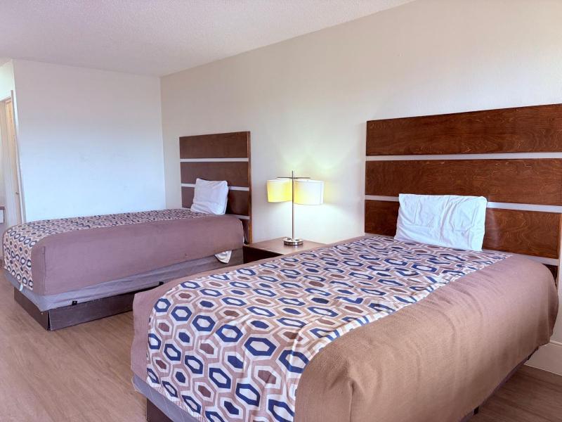 Best Classic Inn & Suites Houston I 45 near IAH - image 22