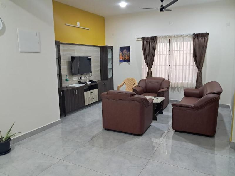 Fully Furnished - 2BHK Flat Near Rajiv Gandhi Sqr - image 7