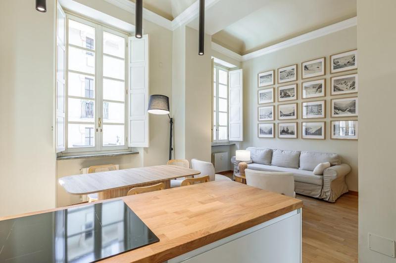 Suite 1824 - 
