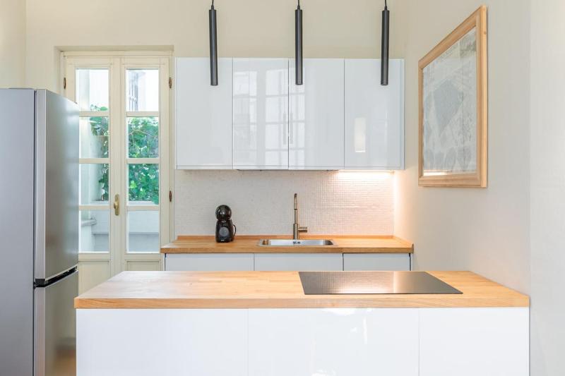Suite 1824 - 