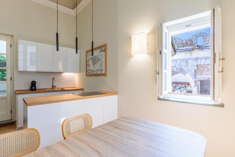 Suite 1824 - 