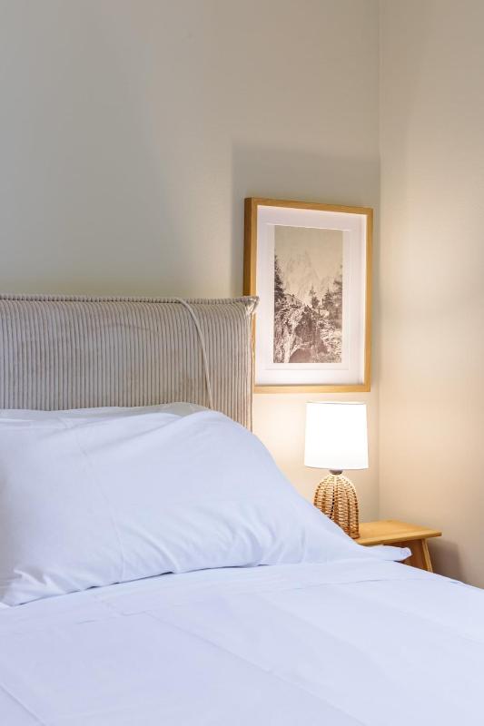 Suite 1824 - 