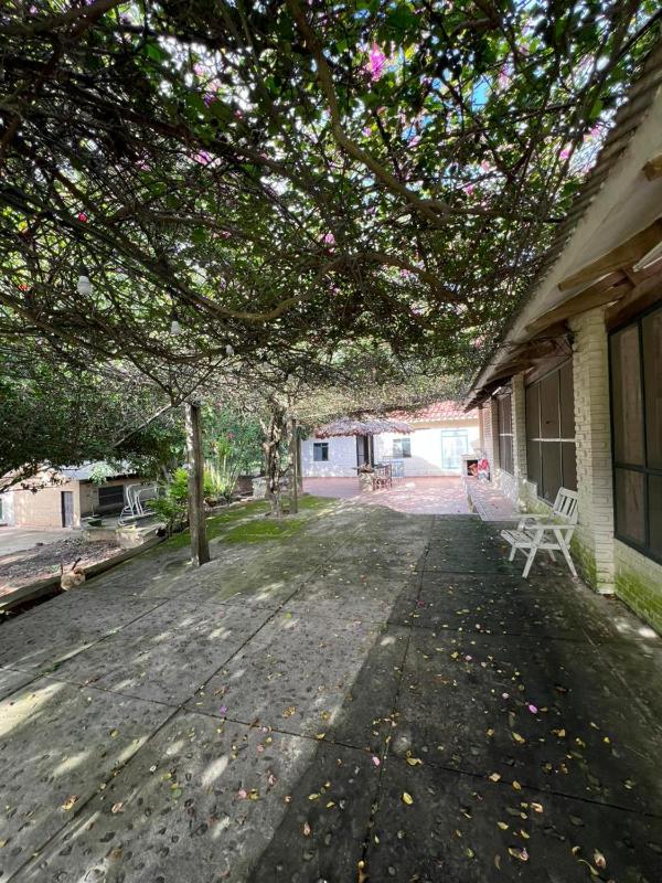 Hermosa casa quinta cerca de la ciudad - image 6