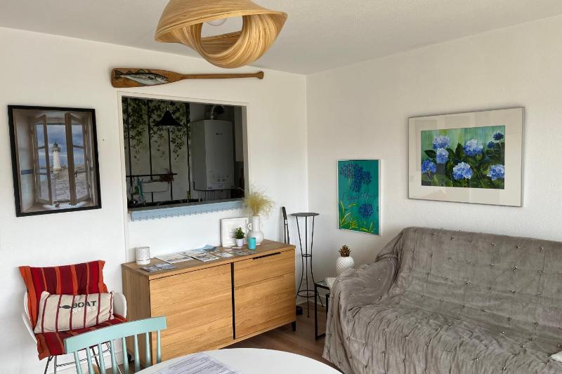 South-facing studio naiade close to the sea and pool - image 3