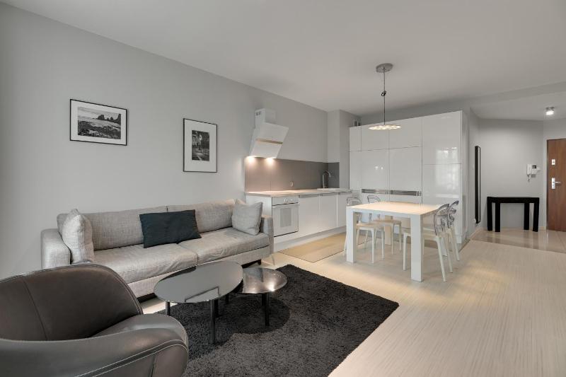 Valor by Grand Apartments - image 8
