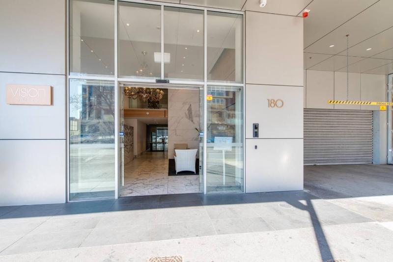 Vision On Morphett Studio Apartment with Parking - image 14
