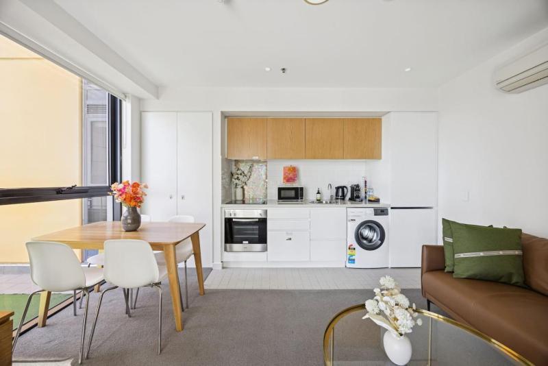 CBD Central Calm 2BR | Pool • Sauna • Parkings - image 5