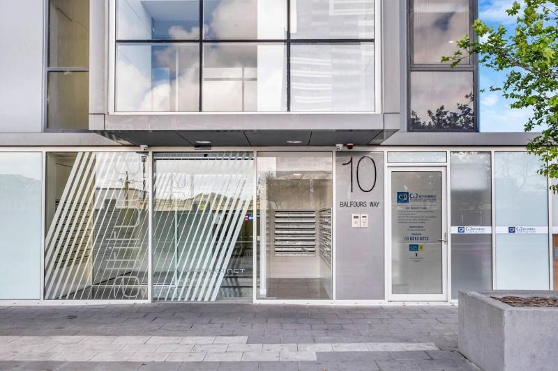 CBD Central Calm 2BR | Pool • Sauna • Parkings - image 16