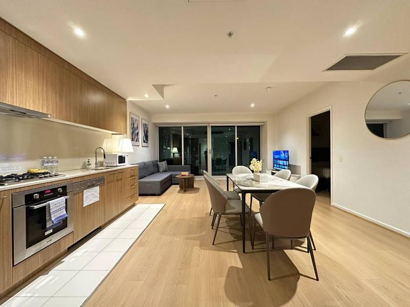 Vision On Morphett 3BR Apartment with Parking - image 10