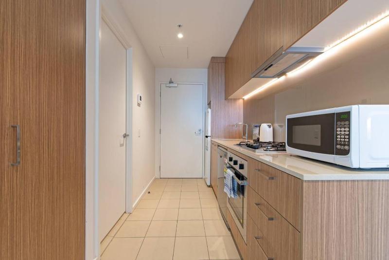 Vision On Morphett Studio Apartment with Parking - image 5
