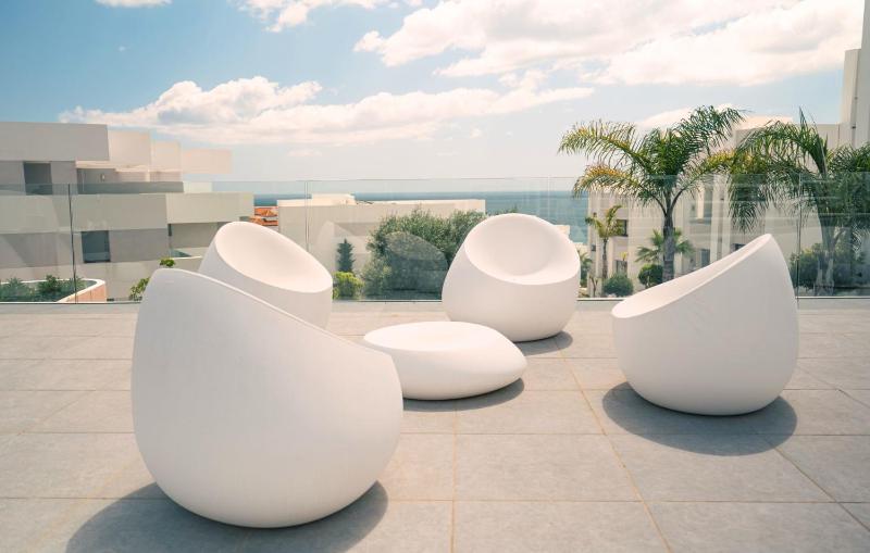 Exclusive Two-Bed Coastal Apartment in Pure South - image 22