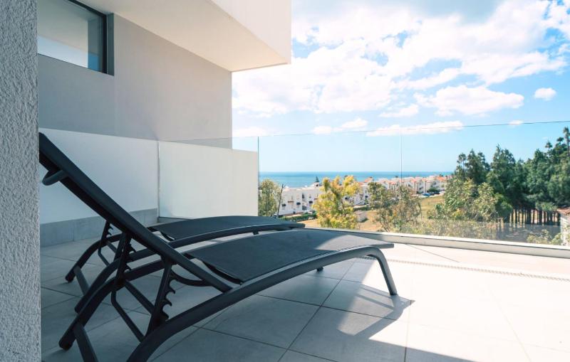 Exclusive Two-Bed Coastal Apartment in Pure South - image 26