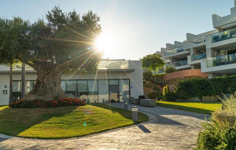 Exclusive Two-Bed Coastal Apartment in Pure South - image 38