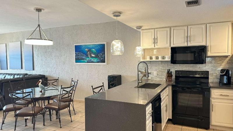 Stunning 3-Bedroom Luxury Condo Princesa E-505 - image 30