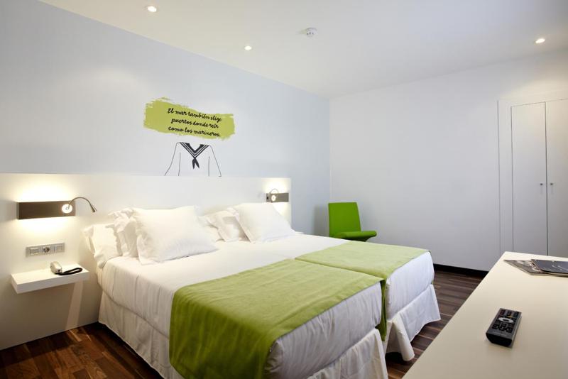 Double or Twin Room image 2