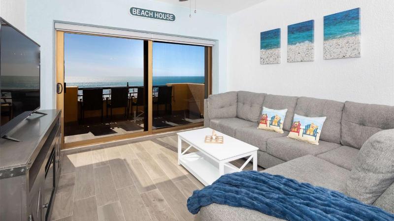 Stunning 5th-Level Condo w Pool Princesa E-504 - image 7