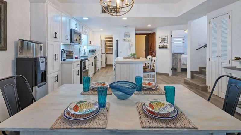 Stunning 5th-Level Condo w Pool Princesa E-504 - image 13