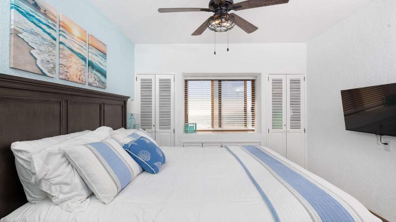 Stunning 5th-Level Condo w Pool Princesa E-504 - image 14