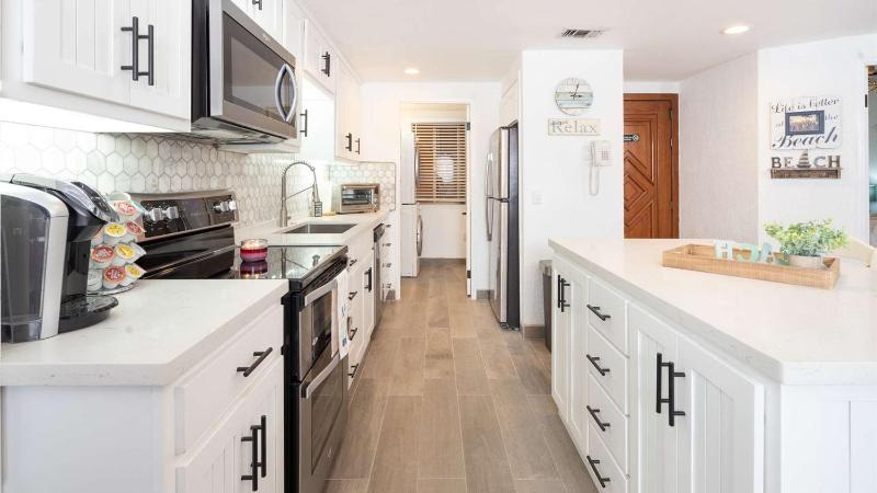 Stunning 5th-Level Condo w Pool Princesa E-504 - image 21