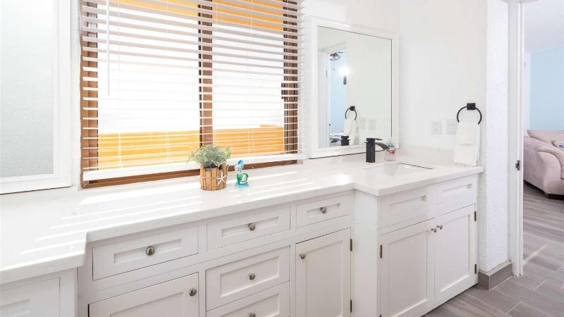 Stunning 5th-Level Condo w Pool Princesa E-504 - image 30
