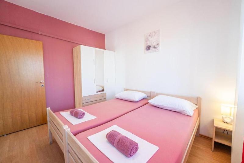 Apartments with swimming pool Novalja Pag - 211 - image 38