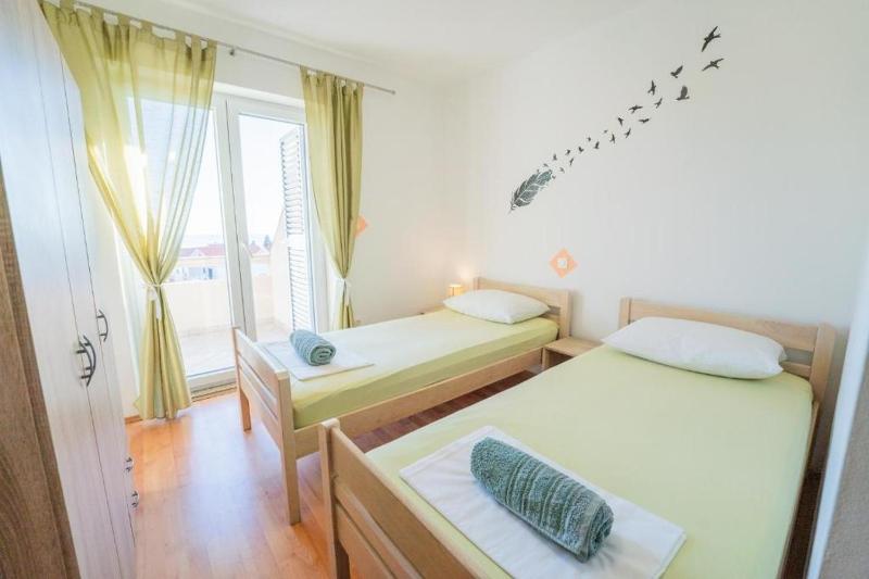 Apartments with swimming pool Novalja Pag - 211 - image 12