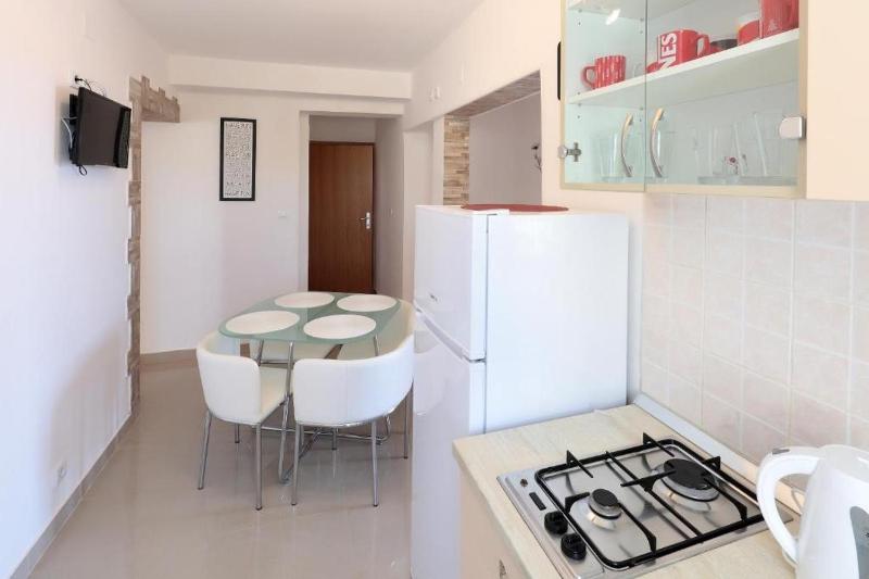 Apartments with swimming pool Novalja Pag - 211 - image 35