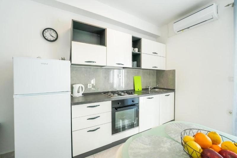 Apartments with swimming pool Novalja Pag - 211 - image 39
