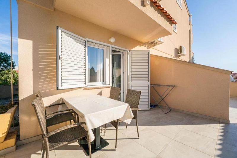Apartments with swimming pool Novalja Pag - 211 - image 10
