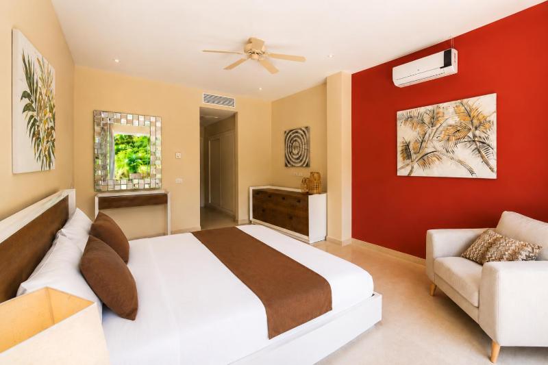 Private Iberosta Villa Lagoon 4BDR- Private Beach and Pool - image 2