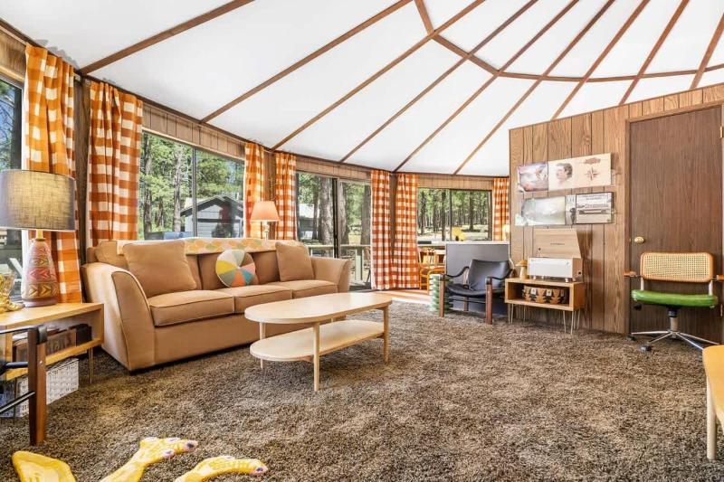 Carousel House - Retro 70's Home - SHARC - image 6