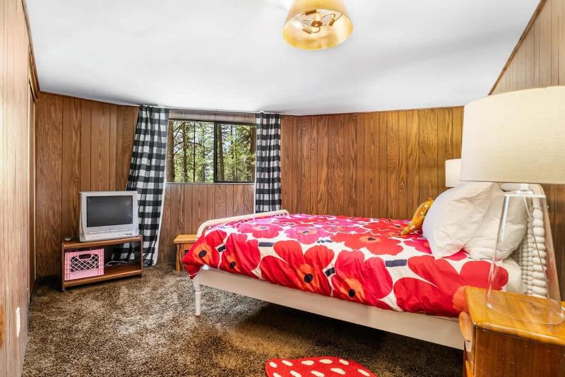 Carousel House - Retro 70's Home - SHARC - image 23