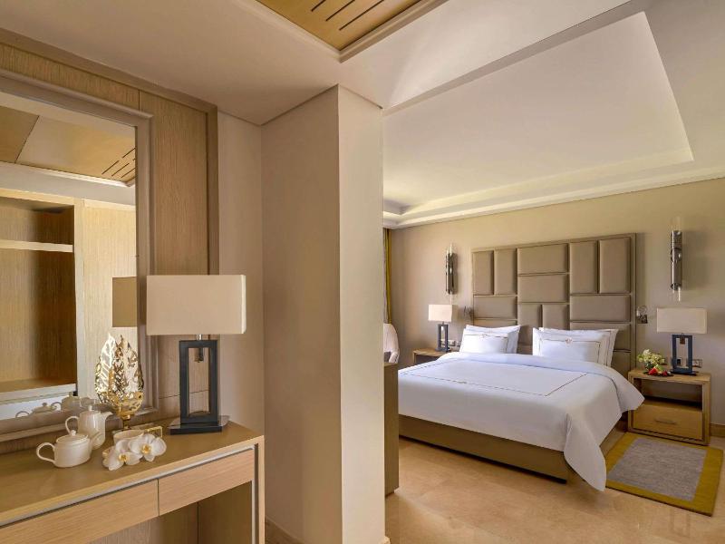 Rixos Premium Magawish Suites and Villas - image 13