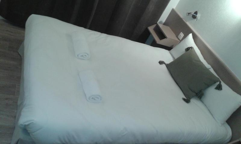 Double Room image 4