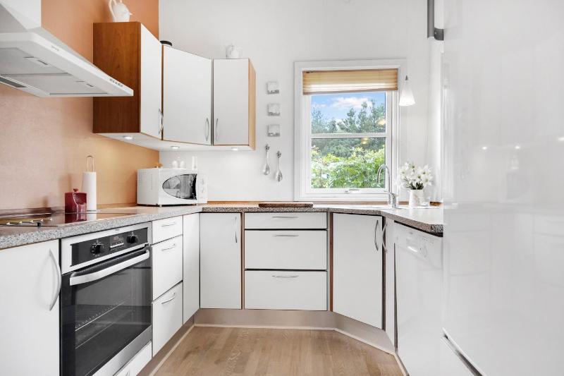 Lovely New Cottage Near Beach Forest And Town - image 3