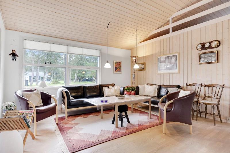Lovely New Cottage Near Beach Forest And Town - image 14