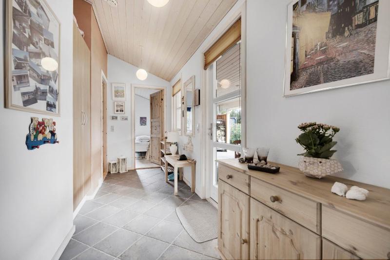 Lovely New Cottage Near Beach Forest And Town - image 24