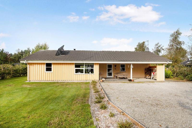 Lovely New Cottage Near Beach Forest And Town - image 16