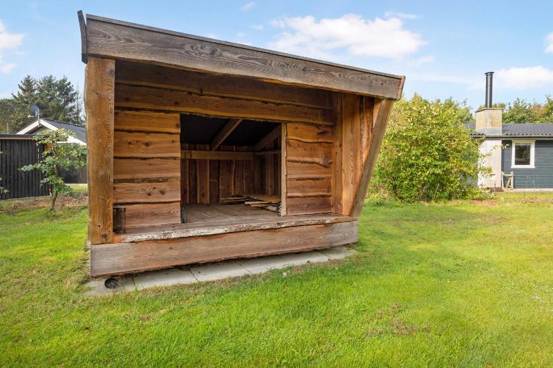 Lovely New Cottage Near Beach Forest And Town - image 12