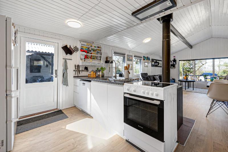 Cozy Summerhouse In An Incredibly Scenic Location - image 7